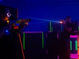 Deux joueurs au Laser Game Toulouse